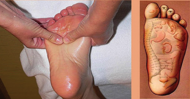 massaggiare i piedi
