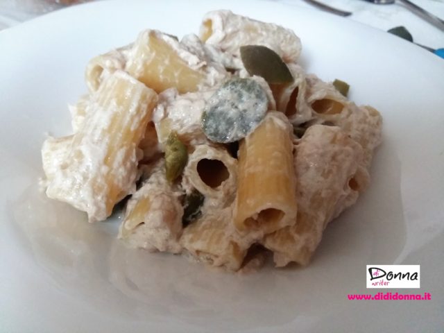 pasta con panna tonno e olive verdi