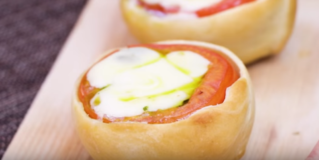 cestini di pane al pomodoro