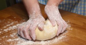 come si fa il pane in casa